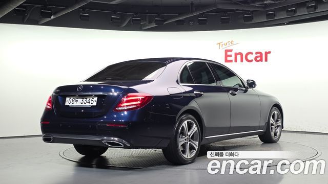 Mercedes-Benz E-Class (W213) E220d Avantgarde 2019 — фото 2