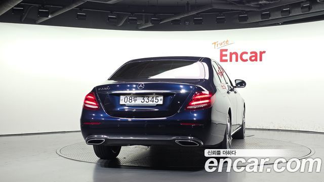 Mercedes-Benz E-Class (W213) E220d Avantgarde 2019 — фото 4