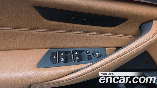 BMW 5 Series (G30) 520d Luxury Special Edition 2018 — фото 11