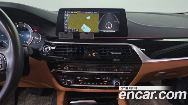 BMW 5 Series (G30) 520d Luxury Special Edition 2018 — фото 13