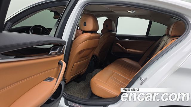 BMW 5 Series (G30) 520d Luxury Special Edition 2018 — фото 15
