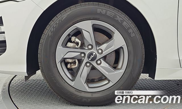 Kia K5 (III) 2.0 LPI(Renter car) Strandard 2023 — фото 5