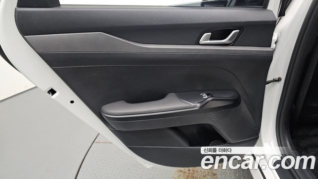 Kia K5 (III) 2.0 LPI(Renter car) Strandard 2023 — фото 25