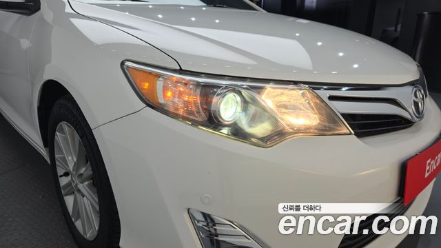 Toyota Camry 3.5 2013 — фото 22