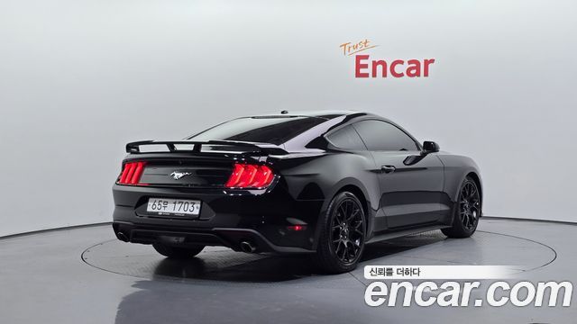 Ford Mustang Coupe 2018 — фото 2