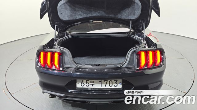 Ford Mustang Coupe 2018 — фото 17