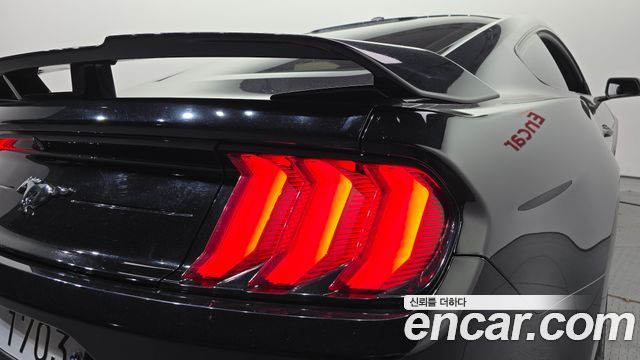 Ford Mustang Coupe 2018 — фото 23