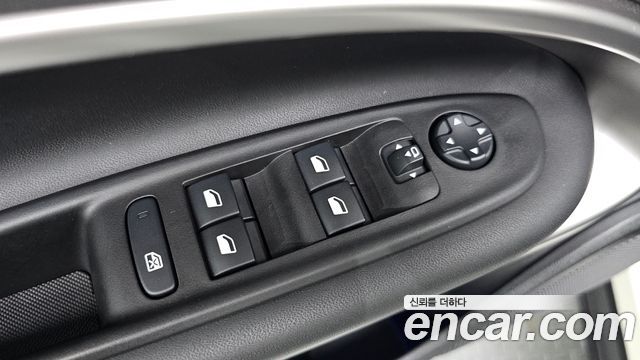 Jeep Avenger Altitude 2024 — фото 14