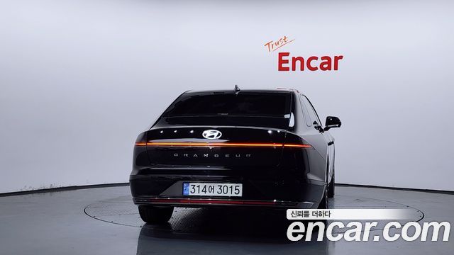 Hyundai Grandeur (GN7) 2,5 Gasoline 2WD Calligraphy 2024 — фото 4