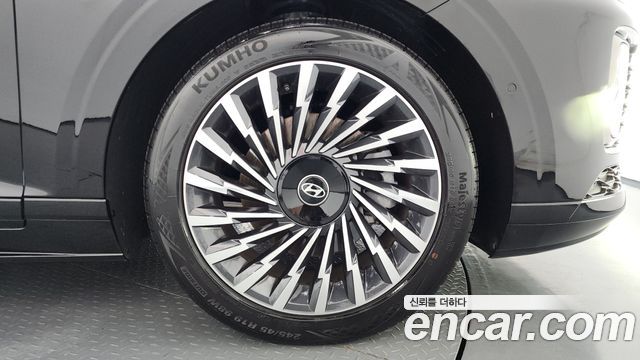 Hyundai Grandeur (GN7) 2,5 Gasoline 2WD Calligraphy 2024 — фото 27
