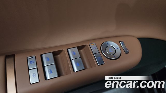 Hyundai Grandeur (GN7) 2,5 Gasoline 2WD Calligraphy 2024 — фото 35