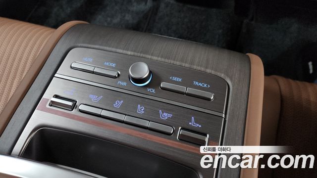 Hyundai Grandeur (GN7) 2,5 Gasoline 2WD Calligraphy 2024 — фото 37