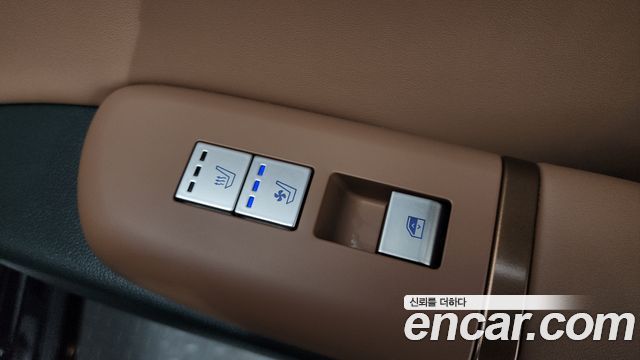 Hyundai Grandeur (GN7) 2,5 Gasoline 2WD Calligraphy 2024 — фото 38
