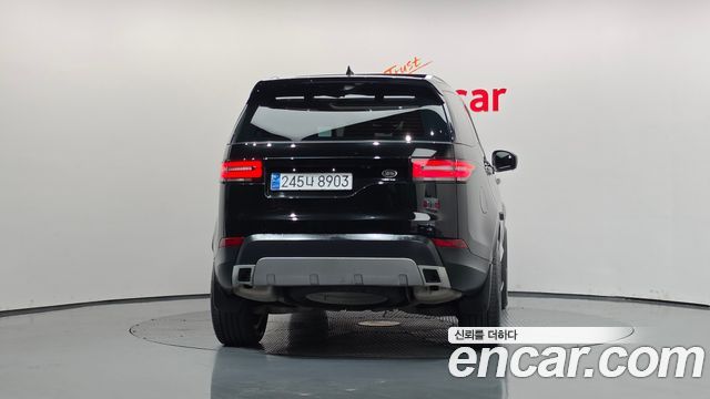 Land Rover Discovery 5 3.0 TD6 HSE Luxury 2018 — фото 4