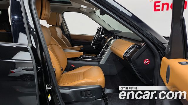 Land Rover Discovery 5 3.0 TD6 HSE Luxury 2018 — фото 11
