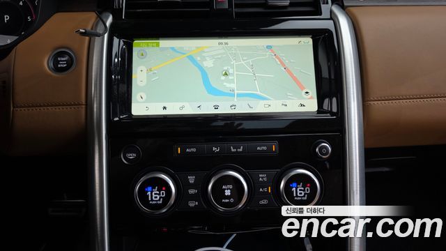 Land Rover Discovery 5 3.0 TD6 HSE Luxury 2018 — фото 14
