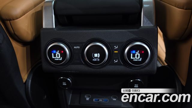 Land Rover Discovery 5 3.0 TD6 HSE Luxury 2018 — фото 18