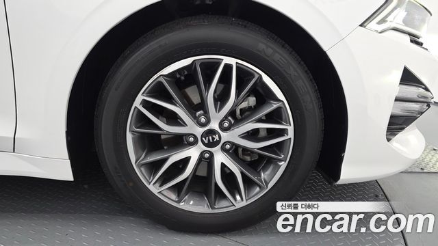 Kia K5 (III) 2.0 Prestige 2021 — фото 21