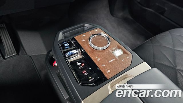 BMW iX xDrive50 Sports Plus 2022 — фото 9