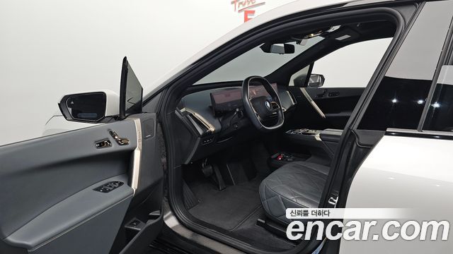BMW iX xDrive50 Sports Plus 2022 — фото 10