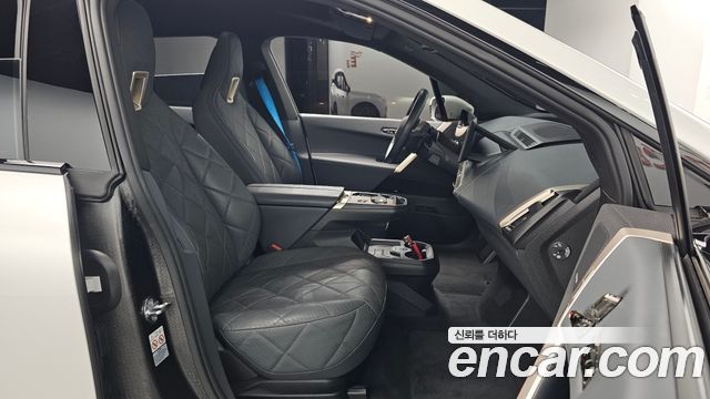 BMW iX xDrive50 Sports Plus 2022 — фото 26