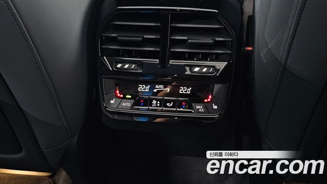 BMW iX xDrive50 Sports Plus 2022 — фото 31