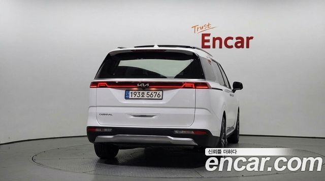 Kia Carnival (IV) Gasoline 9-Seater Signature 2023 — фото 4