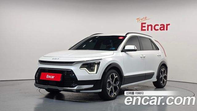 Kia Niro Prestige 2023 — фото 1