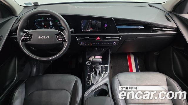 Kia Niro Prestige 2023 — фото 7
