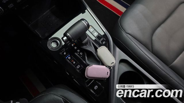 Kia Niro Prestige 2023 — фото 9
