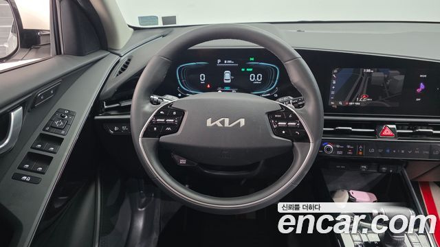 Kia Niro Prestige 2023 — фото 13