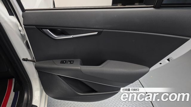 Kia Niro Prestige 2023 — фото 25