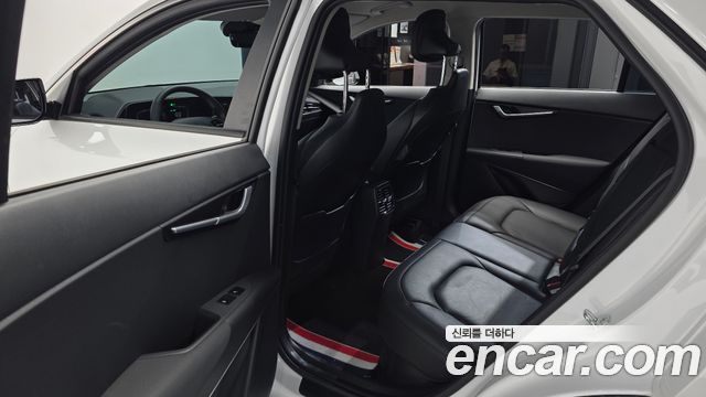 Kia Niro Prestige 2023 — фото 26