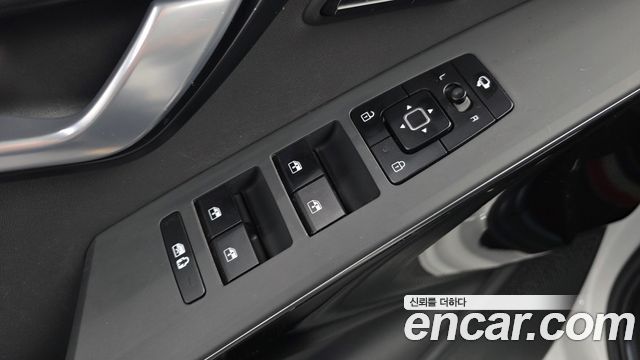 Kia Niro Prestige 2023 — фото 27