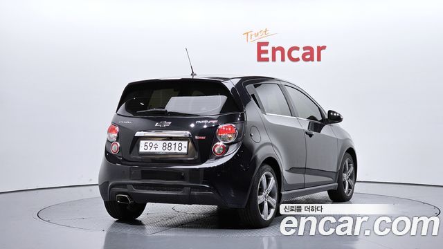 Chevrolet Aveo Hatchback 1.4 Turbo RS 2015 — фото 2