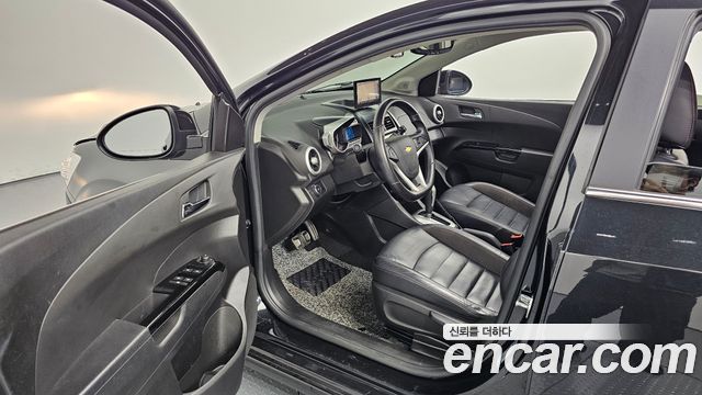Chevrolet Aveo Hatchback 1.4 Turbo RS 2015 — фото 10
