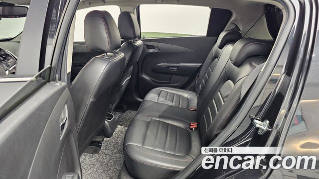 Chevrolet Aveo Hatchback 1.4 Turbo RS 2015 — фото 12