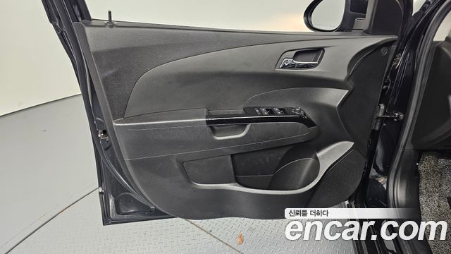 Chevrolet Aveo Hatchback 1.4 Turbo RS 2015 — фото 24