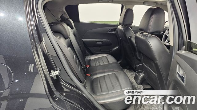 Chevrolet Aveo Hatchback 1.4 Turbo RS 2015 — фото 26