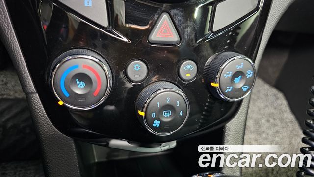 Chevrolet Aveo Hatchback 1.4 Turbo RS 2015 — фото 27