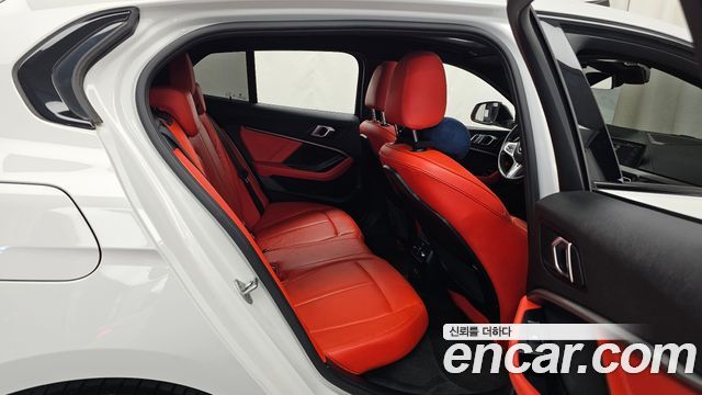 BMW 1 Series (F40) 120i M Sports 2022 — фото 11
