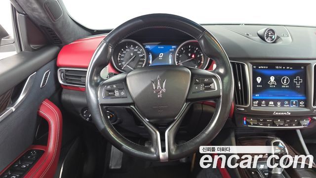 Maserati Levante 3.0 AWD GranLusso 2018 — фото 13