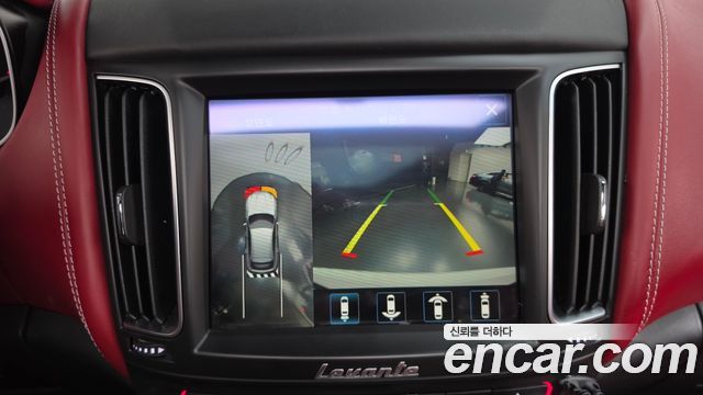 Maserati Levante 3.0 AWD GranLusso 2018 — фото 15