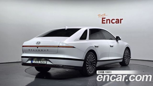 Hyundai Grandeur Hybrid (GN7) Calligraphy 2023 — фото 2
