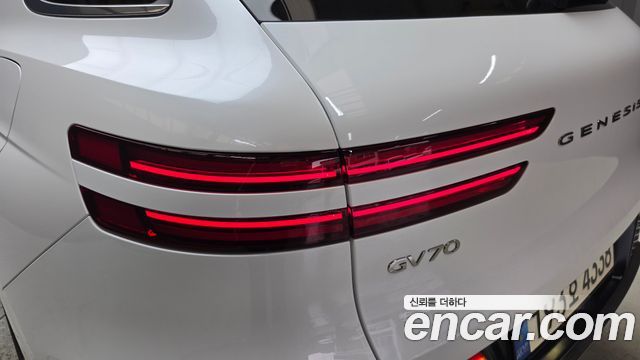 Genesis GV70 2.5T Gasoline 2WD 2023 — фото 23