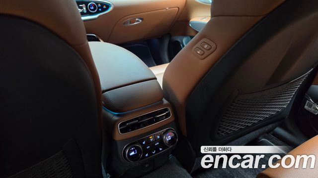 Genesis GV70 2.5T Gasoline 2WD 2023 — фото 30