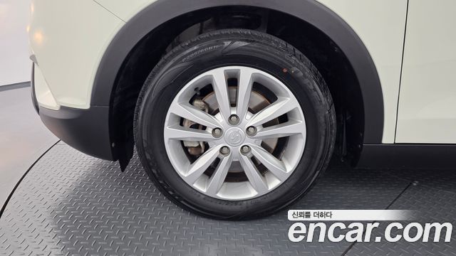 KG Mobility (SsangYong) Tivoli TX 2WD 2015 — фото 5