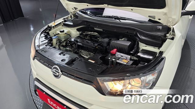KG Mobility (SsangYong) Tivoli TX 2WD 2015 — фото 6
