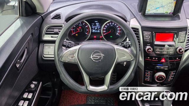 KG Mobility (SsangYong) Tivoli TX 2WD 2015 — фото 13