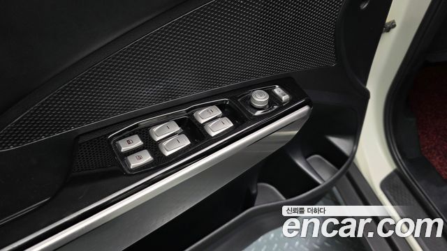KG Mobility (SsangYong) Tivoli TX 2WD 2015 — фото 19